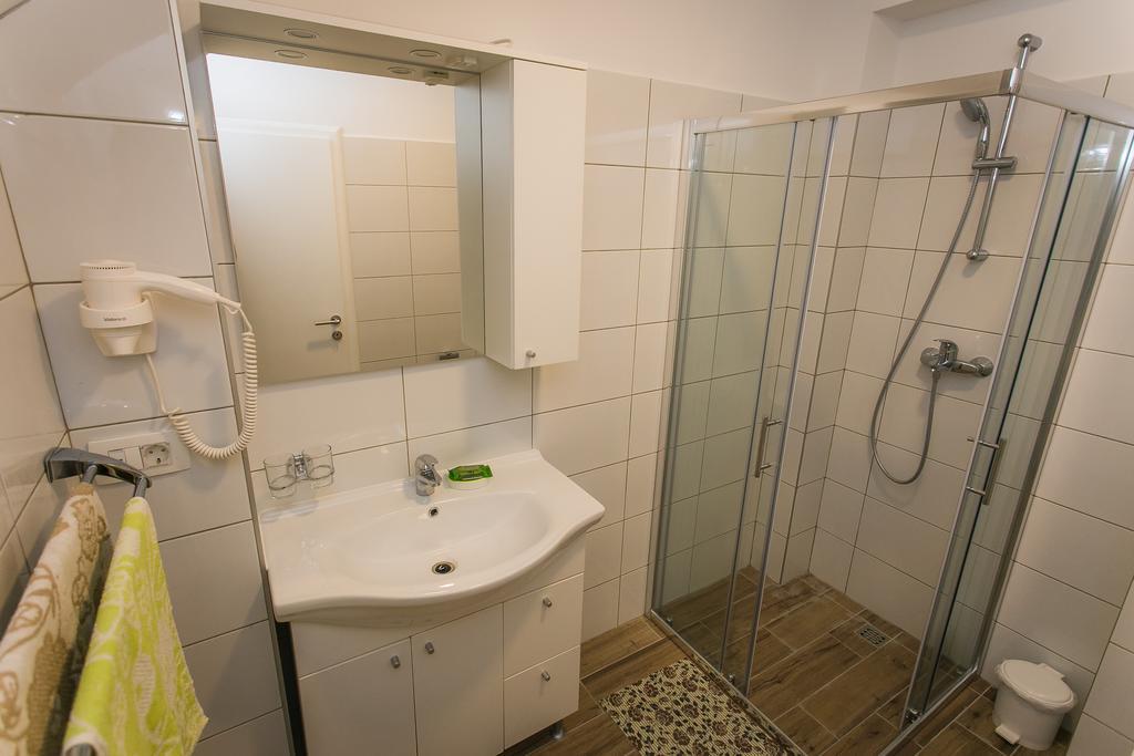 טרוגיר Apartments Marin מראה חיצוני תמונה